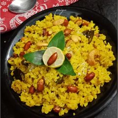 A picture of Maharashtrian Kanda Poha.