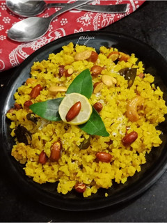 A picture of Maharashtrian Kanda Poha.