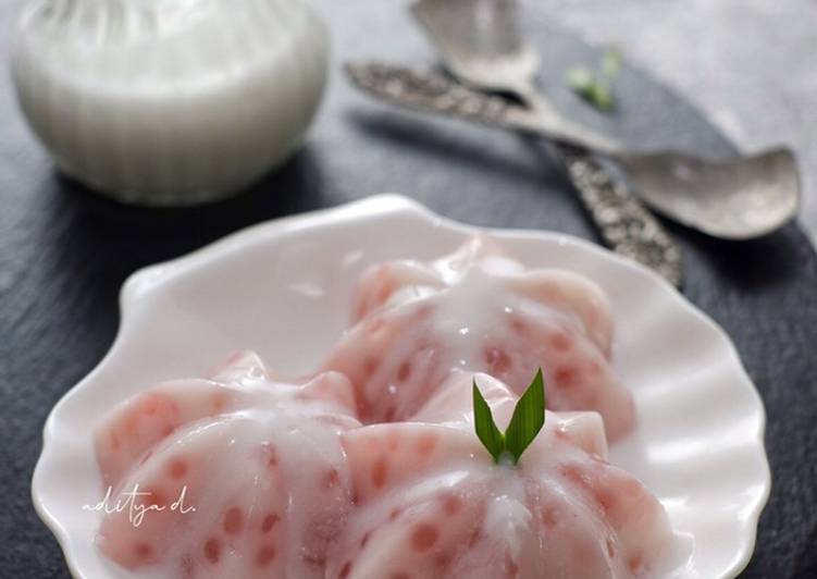 Kue Cantik Manis Saus Santan