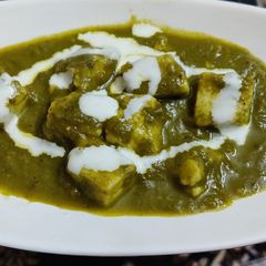 A picture of Palak Paneer.
