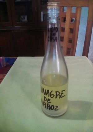 Una foto de Vinagre de arroz casero