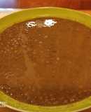 Χυλωμένες φακές σούπα στη χύτρα