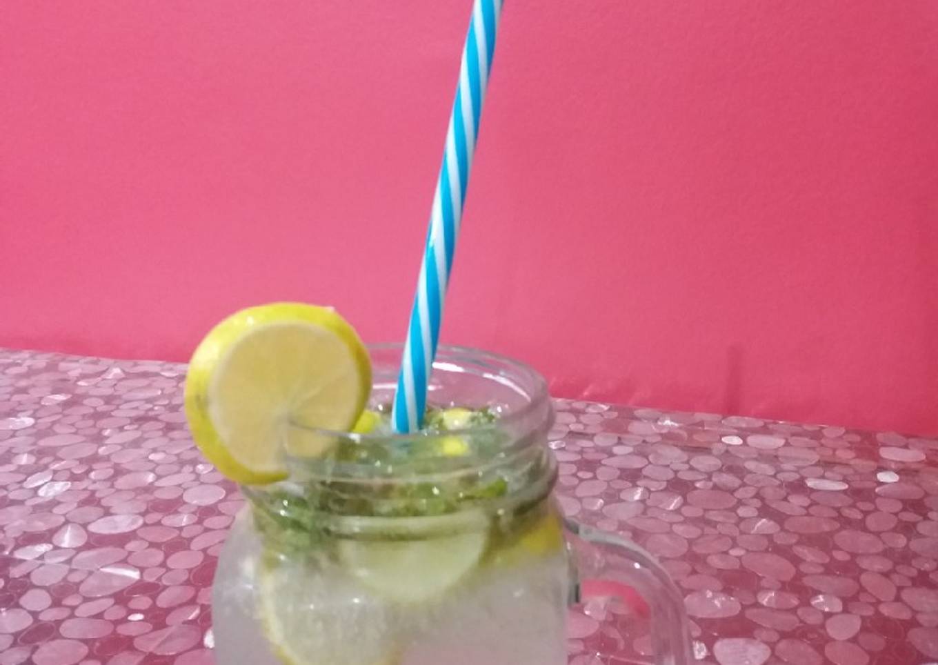 Lemon mint mojito