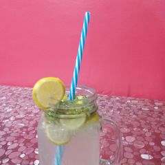 A picture of Lemon mint mojito.