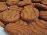 બિસ્કિટ (Biscuit recipe in Gujarati)