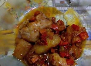 Una foto de Guiso de cayote y muslos de pollo