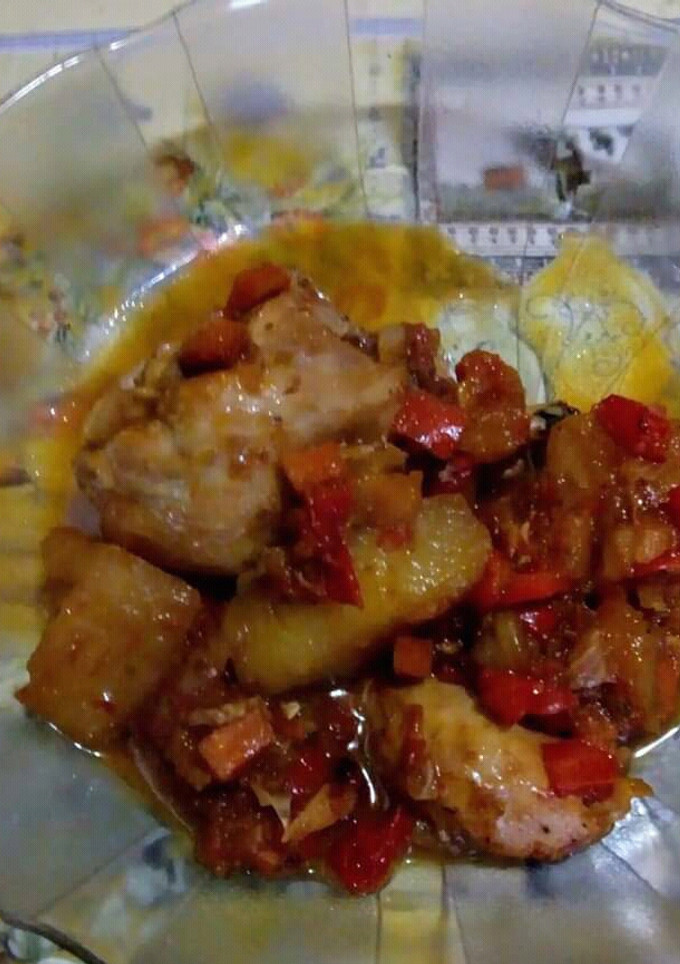 Una foto de Guiso de cayote y muslos de pollo
