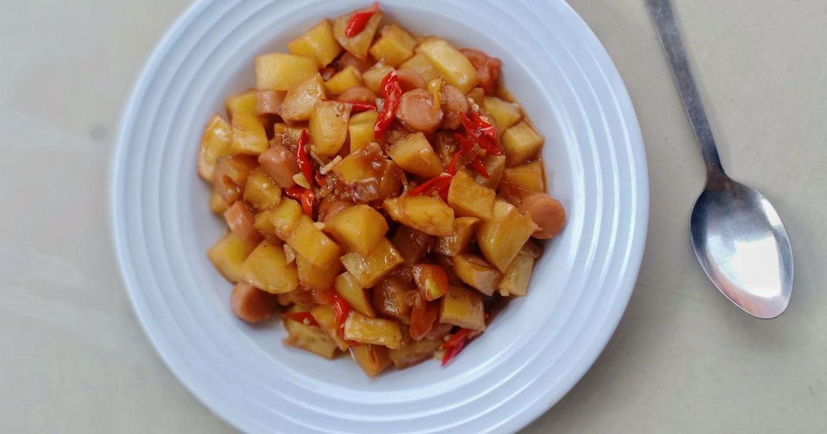 Tumis Kentang Sosis Kecap Pedas