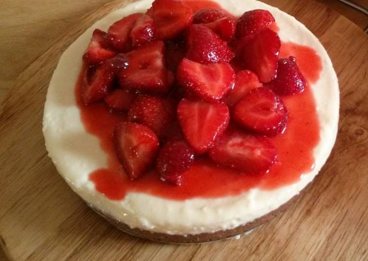 Simple Way to Prepare Perfect Strawberry Cheesecake