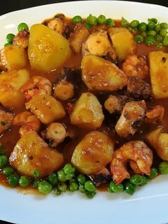 Una foto de Marmitako de pulpo y gambas