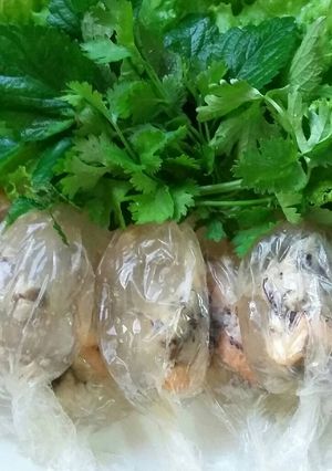 Hình của món Bánh bột lọc bọc tôm thịt.