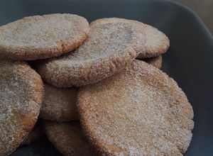 Una foto de Polvorones de naranja