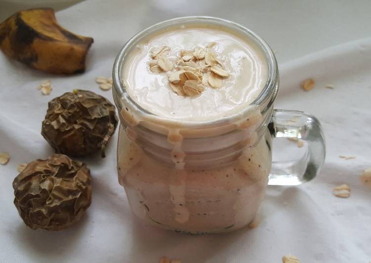 Recipe of Award-winning Passion Banana Oats Smoothie