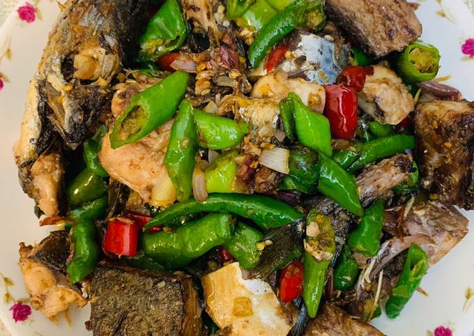 Anti Ribet, Membuat Ikan makarel asin cabai hijau Istimewa
