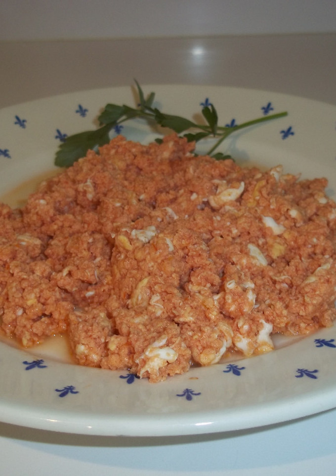 Una foto de Tomate triturado con huevos
