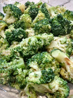 Una foto de Ensalada de brócoli