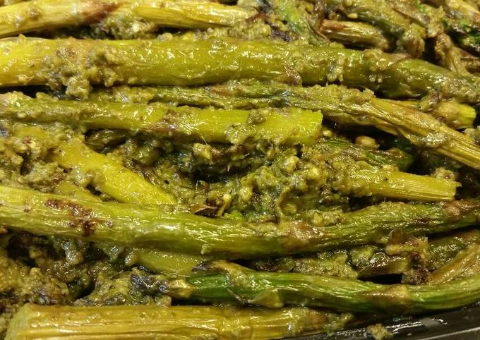 Simple Way to Prepare Quick Pesto Roasted Asparagus