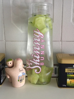 Una foto de Agua de pepino y jengibre para adelgazar