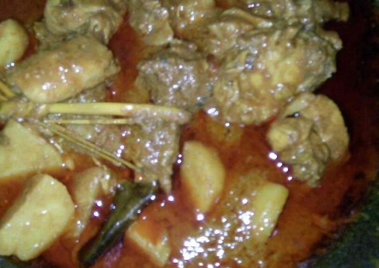 Gulai ayam kentang tanpa santan bumbu pasar