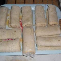 A picture of Chicken bread roll.