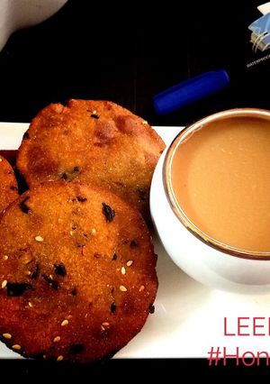 A picture of Methi Dhebra.