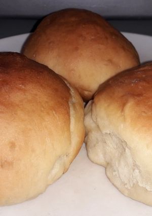 A picture of Dinner rolls (without milk).