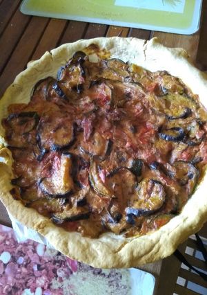 Une photo de Tarte aubergine courgette au Boursin cuisine ail et fines herbes