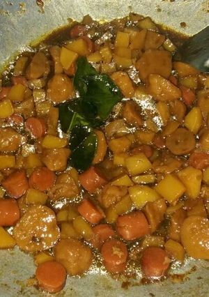 Foto resep Semur kentang campur"(pentol sosis) 😋