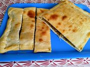 Una foto de rellenos dulces de hojaldre