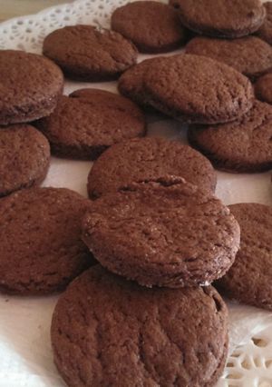 Una foto de Galletitas chocolatosas vegan! Fáciles, rapidísimas y económicas :D