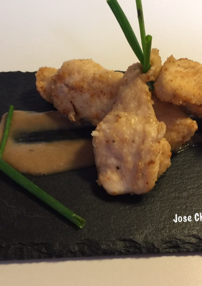 Una foto de Pollo con salsa de limón y aroma de Romero y Cilantro“Apto para personas con diabetes”