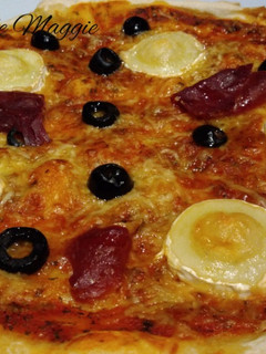 Foto principal de Pizza de jamón serrano y queso de cabra