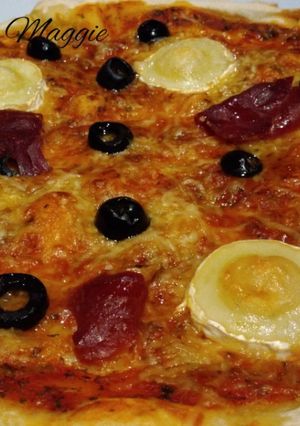Foto principal de Pizza de jamón serrano y queso de cabra