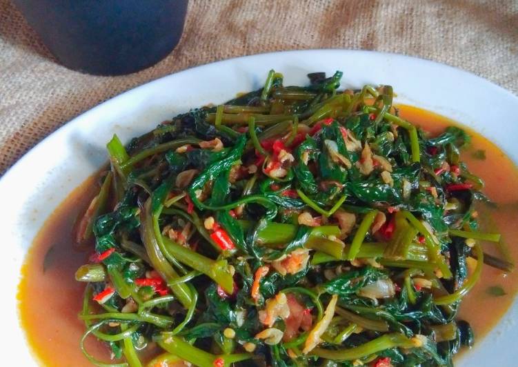 Langkah Mudah untuk Membuat Tumis kakung ebi saus tiram yang Bikin Ngiler