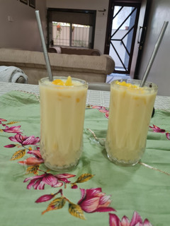 मैंगो शेक(mango shake recipe in hindi) रेसिपी मुख्य फोटो