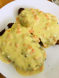 A picture of Chicken Fillet in creamy sauce.