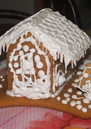 Mézeskalács házikó gyerekeknek recept fotója