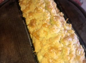 Una foto de Budín de manzana con crumble 😋