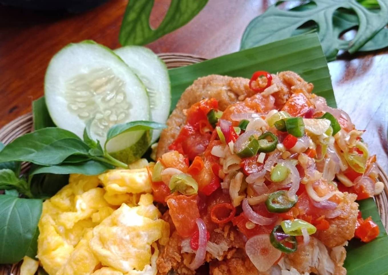 Cara Gampang Membuat Ayam Geprek Sambal Matah, Lezat