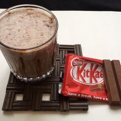 A picture of Kitkat milkshake.