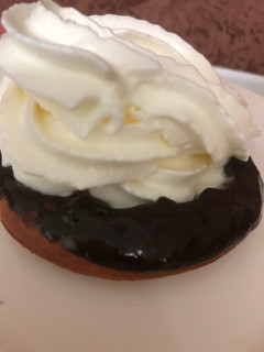 صورة لوصفة الدونات مع الشوكولاته والكريمه 🍩😋