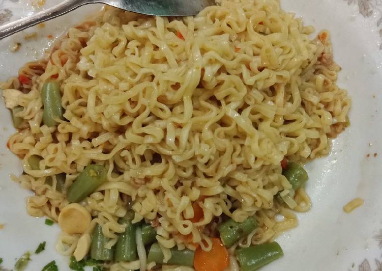 Mie kriting sayur lezat