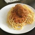 Espaguetis con albóndigas