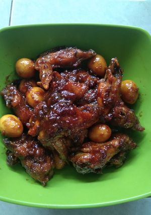 Foto resep Semur telur puyuh dan sayap ayam ☺