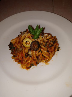 Una foto de Pasta a la puttanesca "Fusilli"