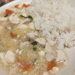 A picture of Mun Tahu Ayam / Chinese Chicken Tofu Thick Soup.