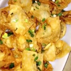 A picture of Chicken fried wontons #cookpadramadan.