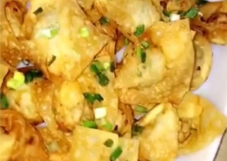 Recipe of Tasty Chicken fried wontons #cookpadramadan