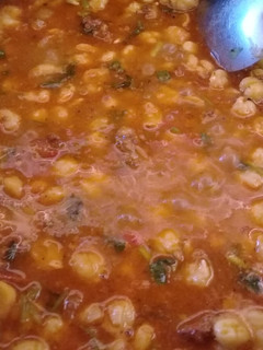 Una foto de Garbanzos con longaniza 🍜