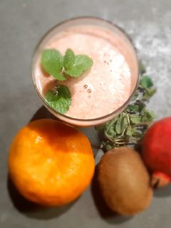 મિક્ષ ફ્રુટ પન્ચ (Mix Fruit Punch Recipe In Gujarati) રેસીપી મુખ્ય ફોટો